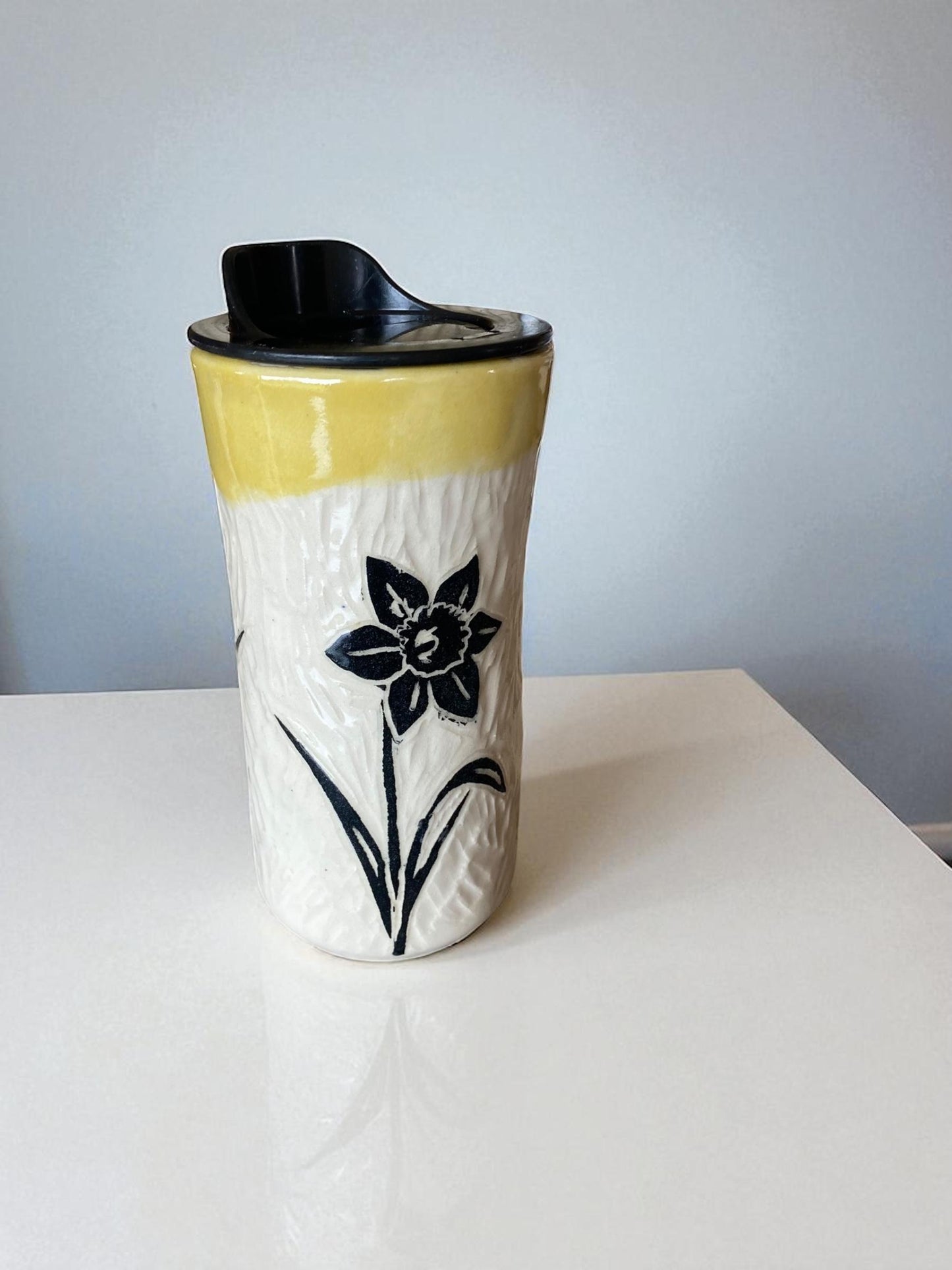 Handcrafted Porcelain Travel Mug with Carved Daffodil Design and Locking Lid - Perfect Commuter Gift