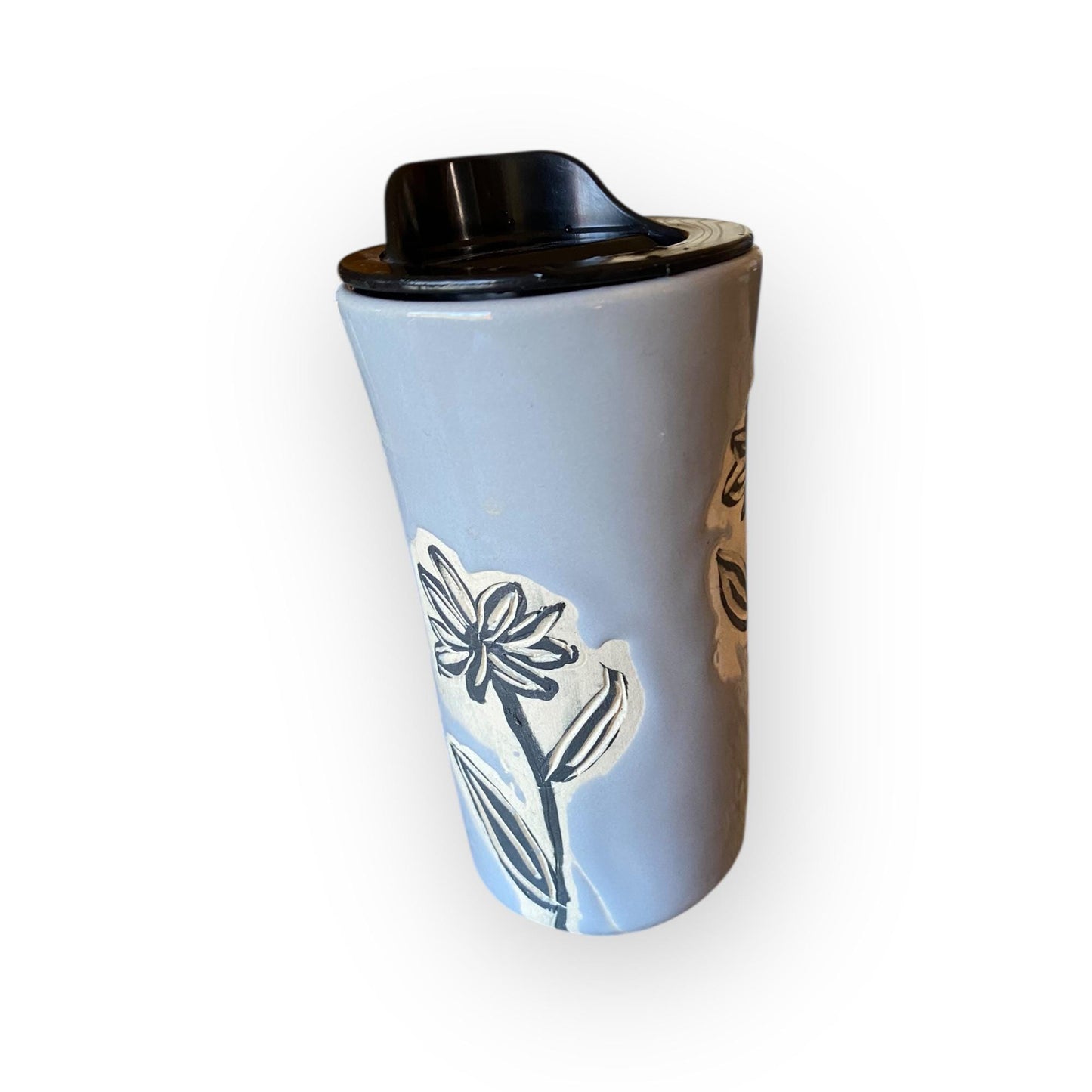 Handmade Travel Mug With Carved Daisy Flower Design – 16 oz Stoneware Ceramic with BPA-Free Locking Lid | Artisan Coffee & Tea Cup