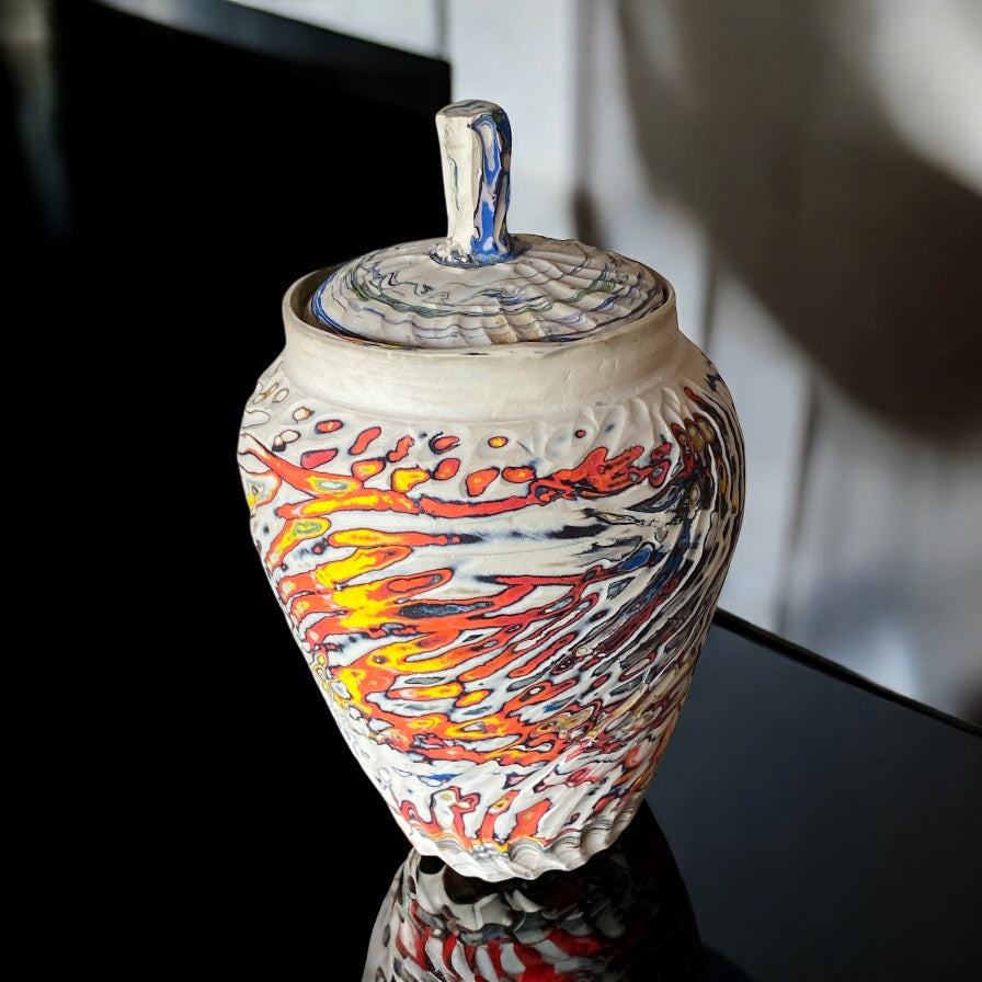 Large Carved Neriage Porcelain Jar – Handcrafted 7-Color Clay Art Vase or Decorative Urn