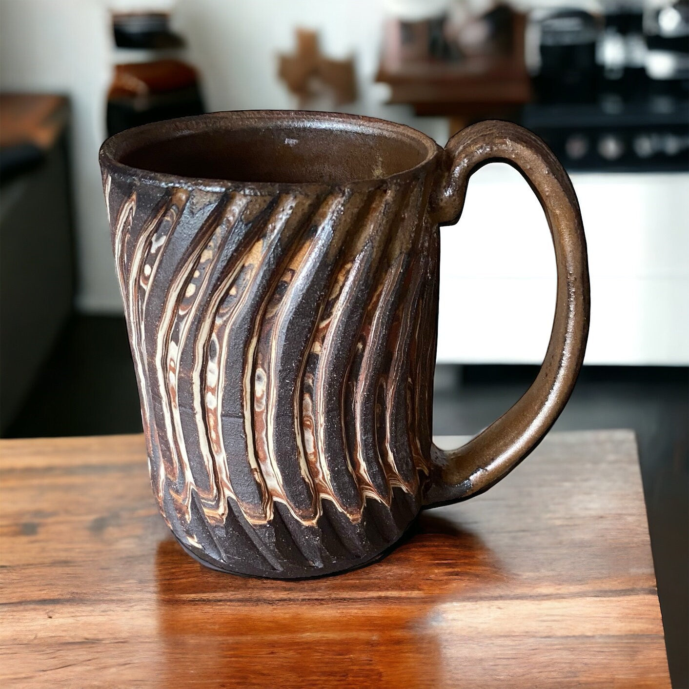 Red and Black Carved Agateware 12-Ounce Coffee or Tea Mug: Handcrafted Elegance for Your Morning Brew (B-9)