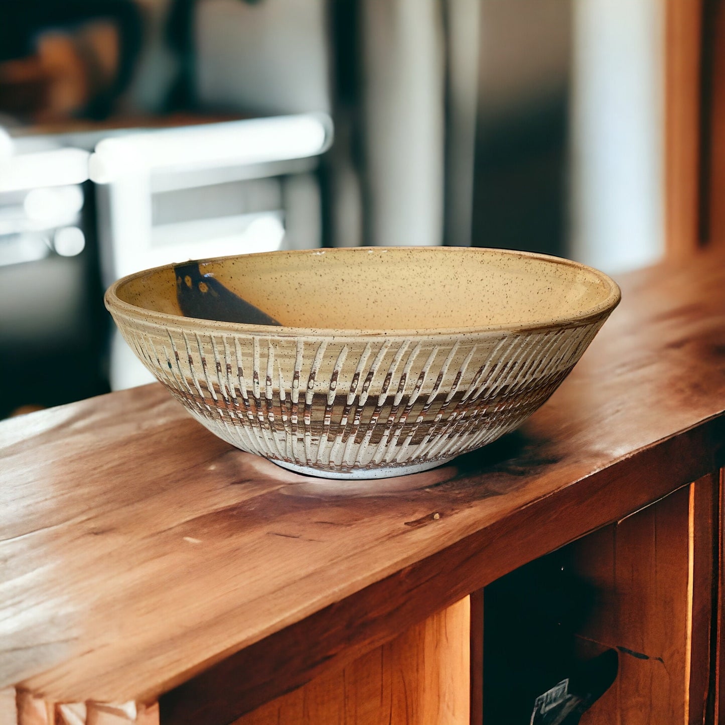 Oversized Agateware Pottery Bowl: Handcrafted Family Serving Dish, Elegant Marbled Clay Centerpiece