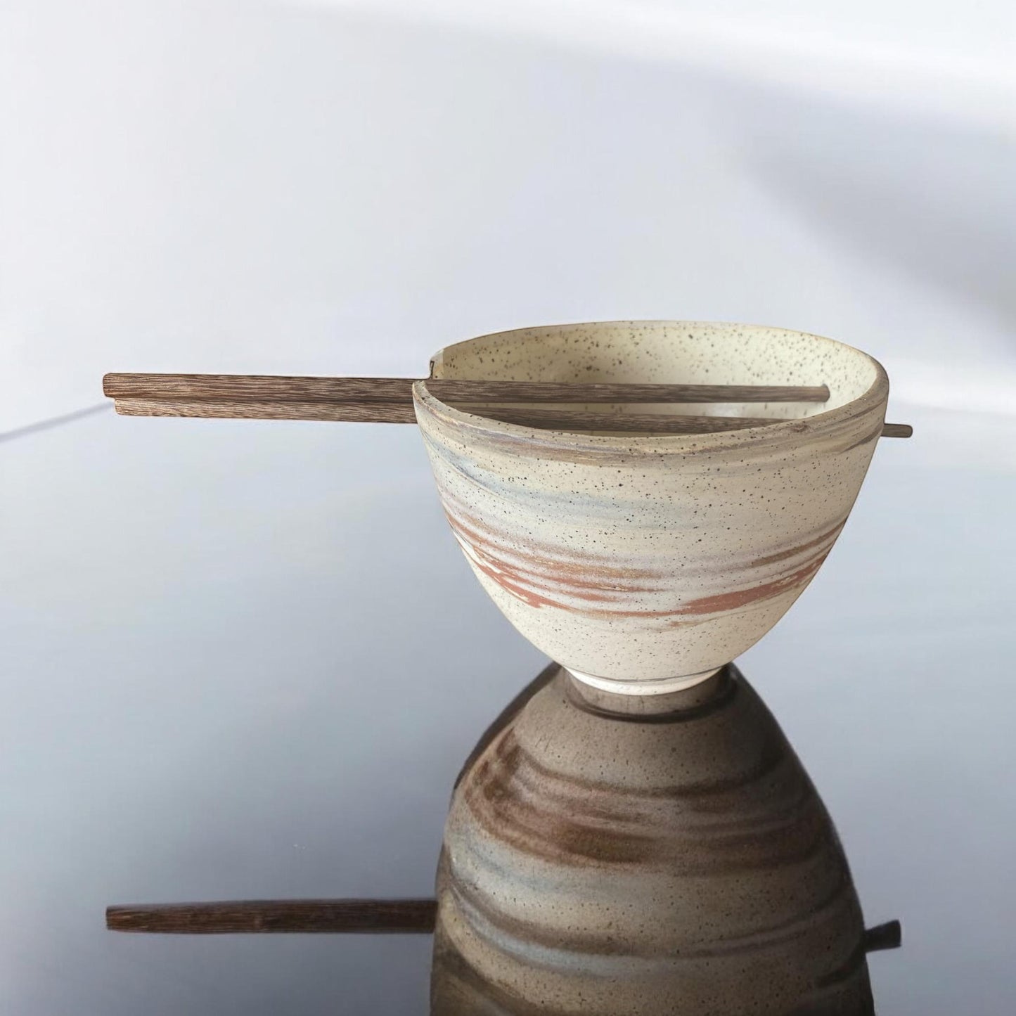 Small Agateware Rice or Noodle Bowl with Coordinating Chopsticks: Stylish Dining Essentials for Your Asian Cuisine