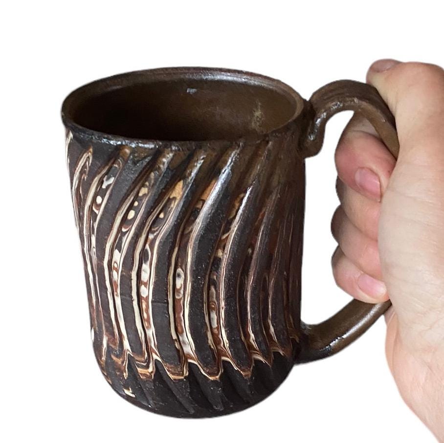 Red and Black Carved Agateware 12-Ounce Coffee or Tea Mug: Handcrafted Elegance for Your Morning Brew (B-9)