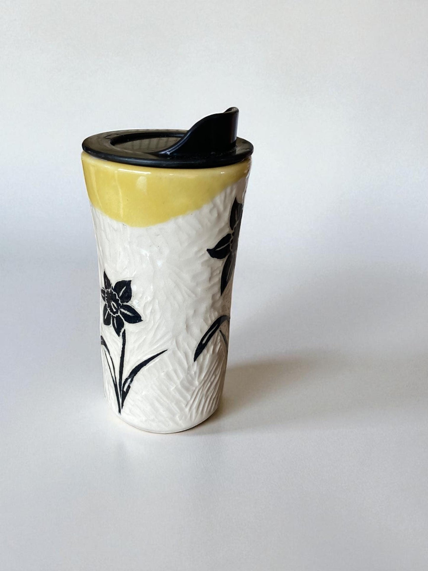 Handcrafted Porcelain Travel Mug with Carved Daffodil Design and Locking Lid - Perfect Commuter Gift