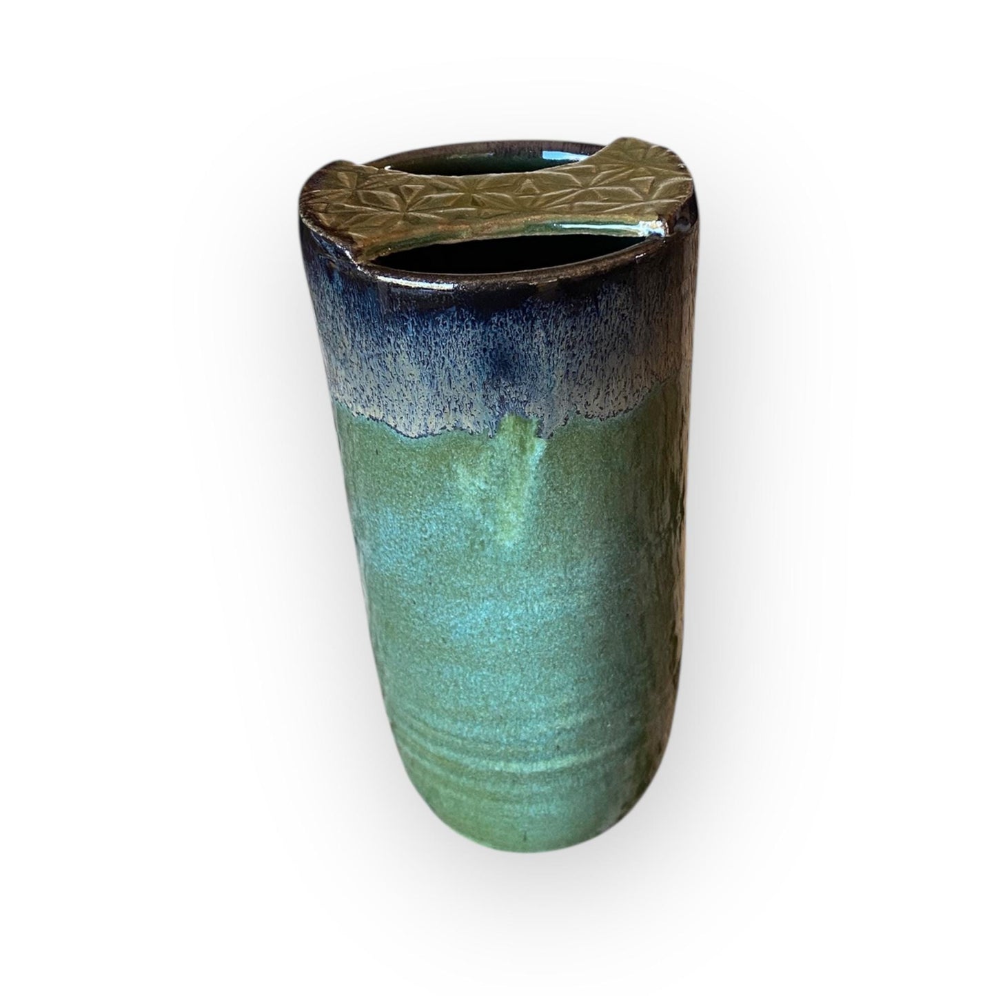 Plastic-Free Ceramic Travel Mug – 16 oz Handmade Stoneware Tumbler with Attached Lid in Reactive Purple Glaze | Eco-Friendly Pottery Cup