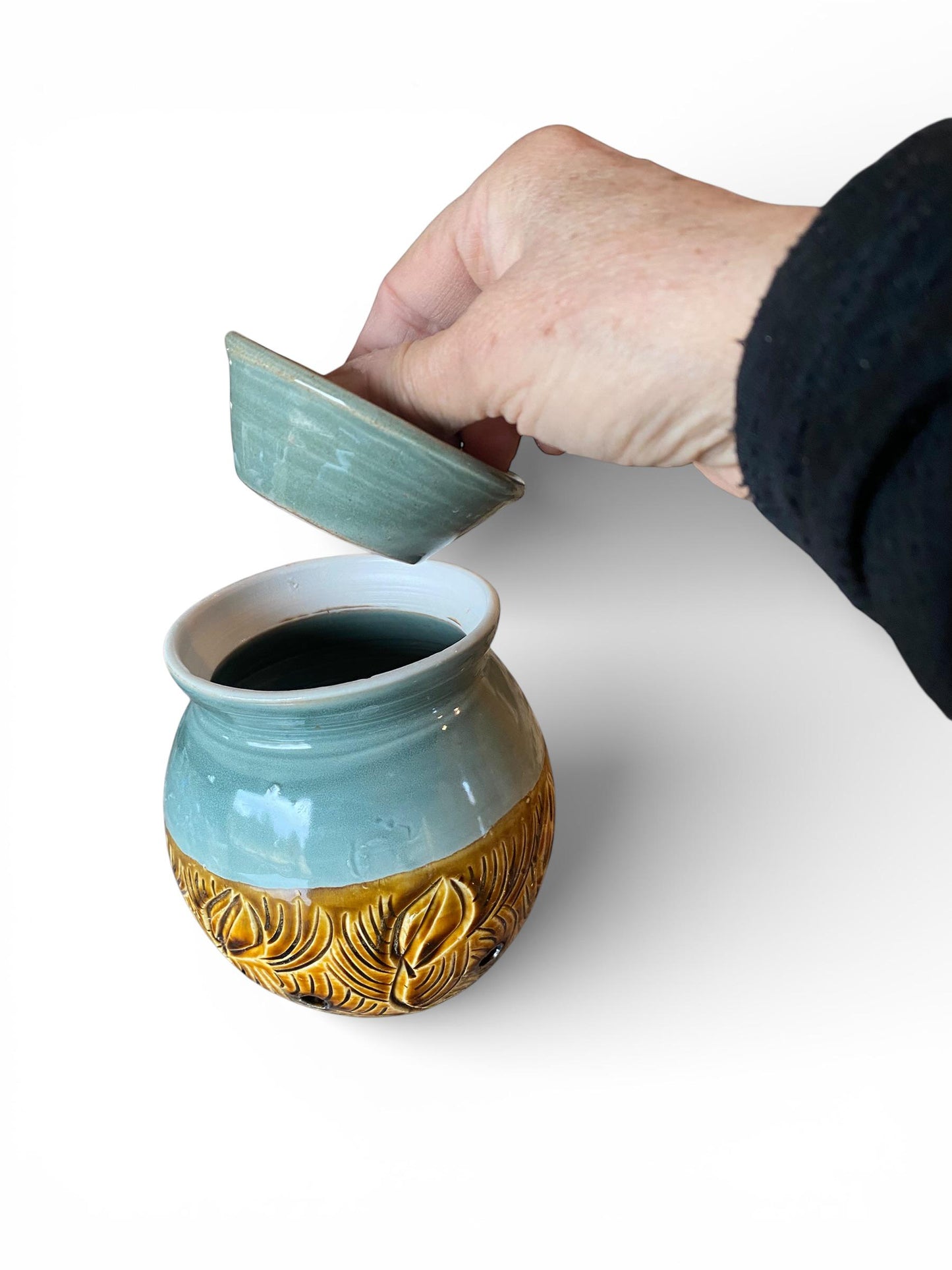 Handmade Garlic Keeper Jar – Porcelain Ceramic Garlic Storage – Wheel Thrown Jar – Ventilated Pottery Kitchen Crock